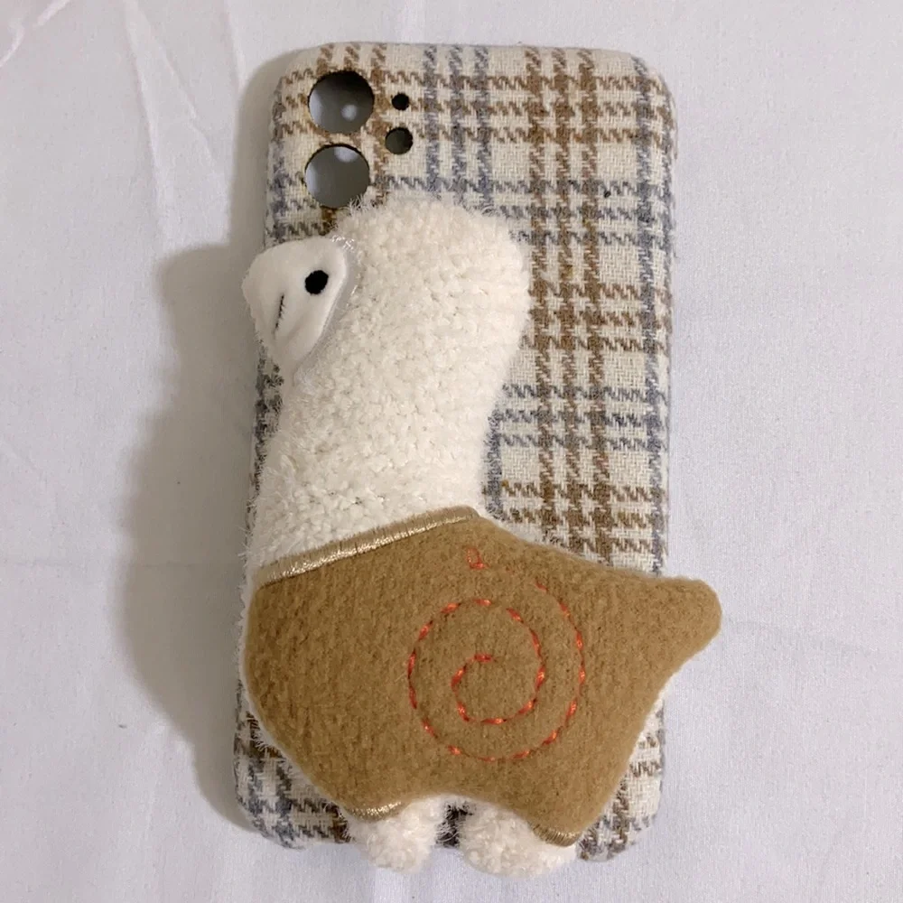 NWOT iPhone 11 Alpaca Phone Cover Case for 6.1